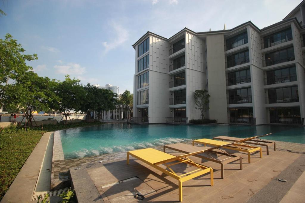 The Quarter Chaophraya by UHG Hotel Logo